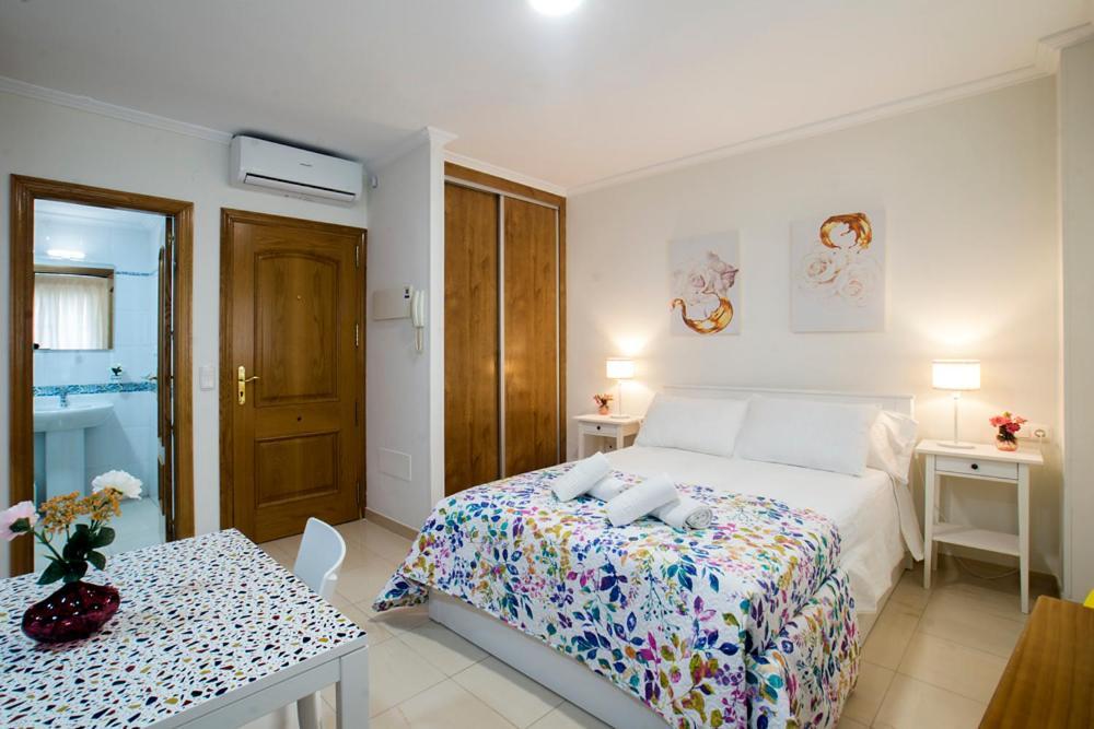 Apartamentos Amat - Only Adult - Playa El Bajondillo Torremolinos Bagian luar foto