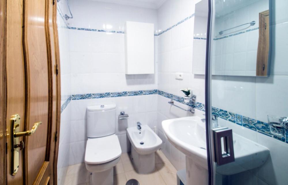 Apartamentos Amat - Only Adult - Playa El Bajondillo Torremolinos Bagian luar foto