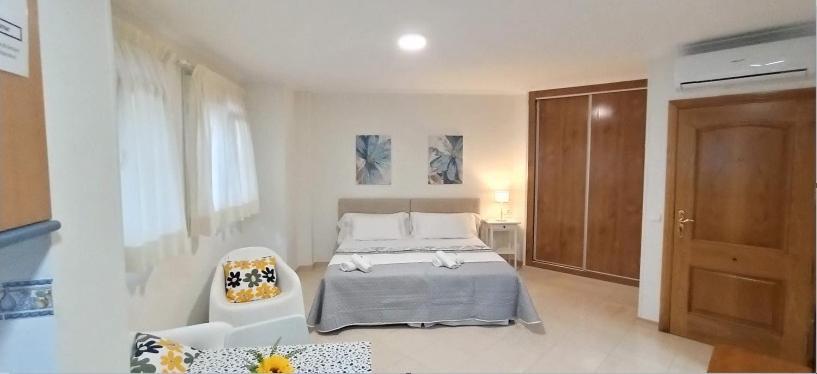 Apartamentos Amat - Only Adult - Playa El Bajondillo Torremolinos Bagian luar foto